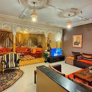 Oranger Family House Center, Private Large House, Terasse Garden View, Free Parking , Marrakesch Marokko